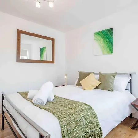 Stunning Victorian 3 Bed House Central Windsor Exterior photo