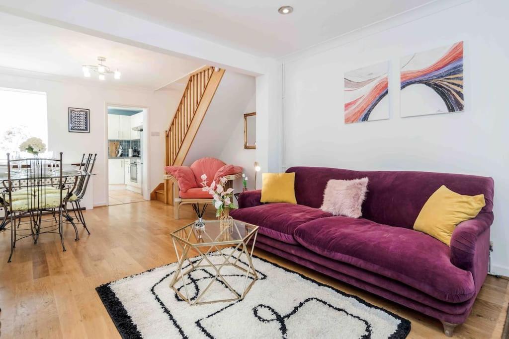 Stunning Victorian 3 Bed House Hébergement de vacances Windsor